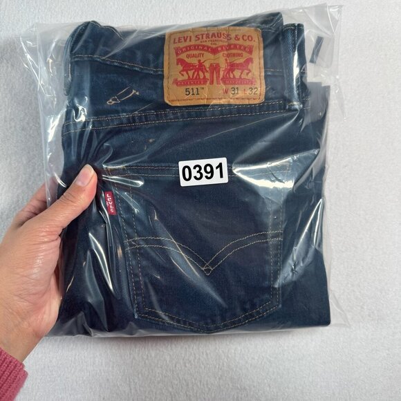 Levis Jeans Mens 31 Blue 511 Slim Straight Mid Rise Dark Wash Stretch - Picture 13 of 13